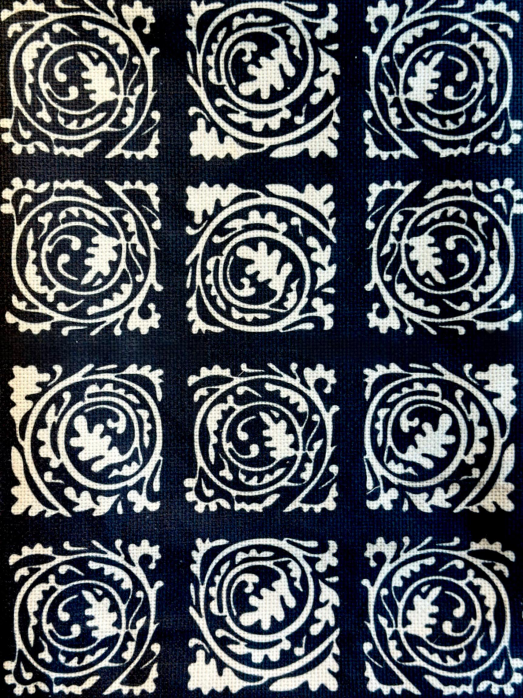 Petals Black and White