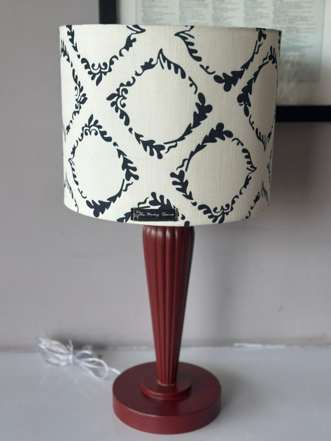 Table lamp leaves-b&w