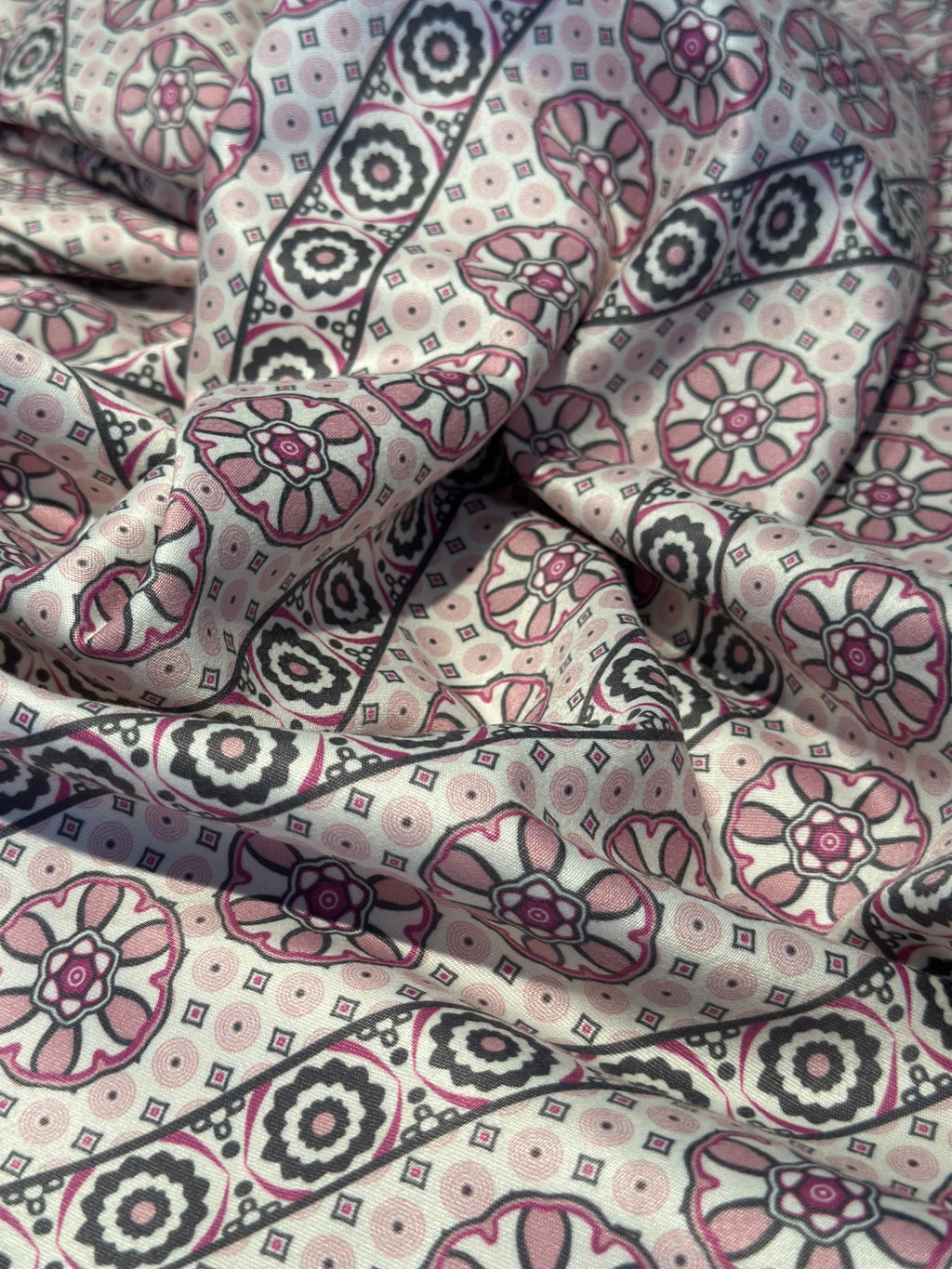 Flores Monochrome Pink