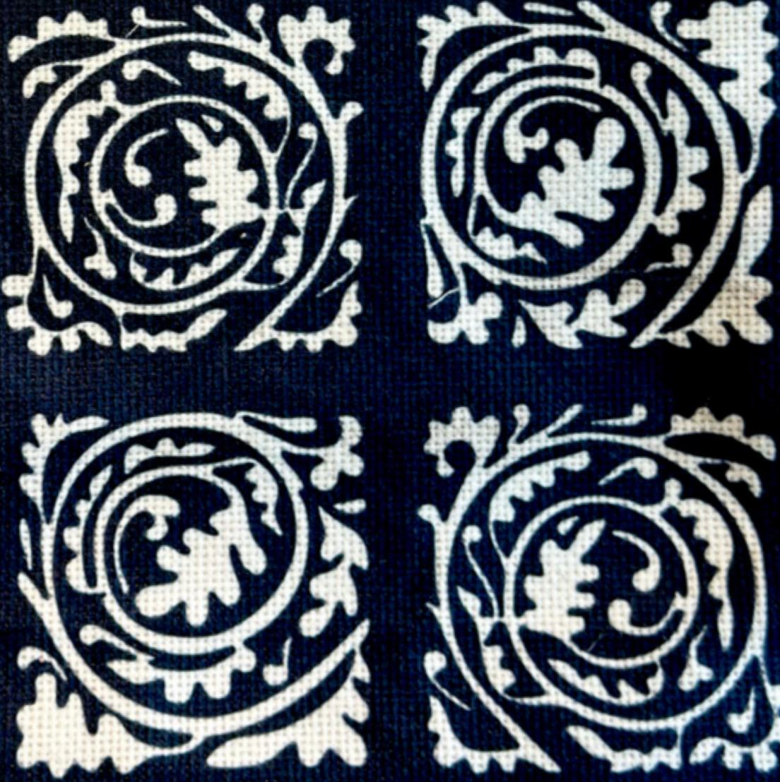 Petals Black and White