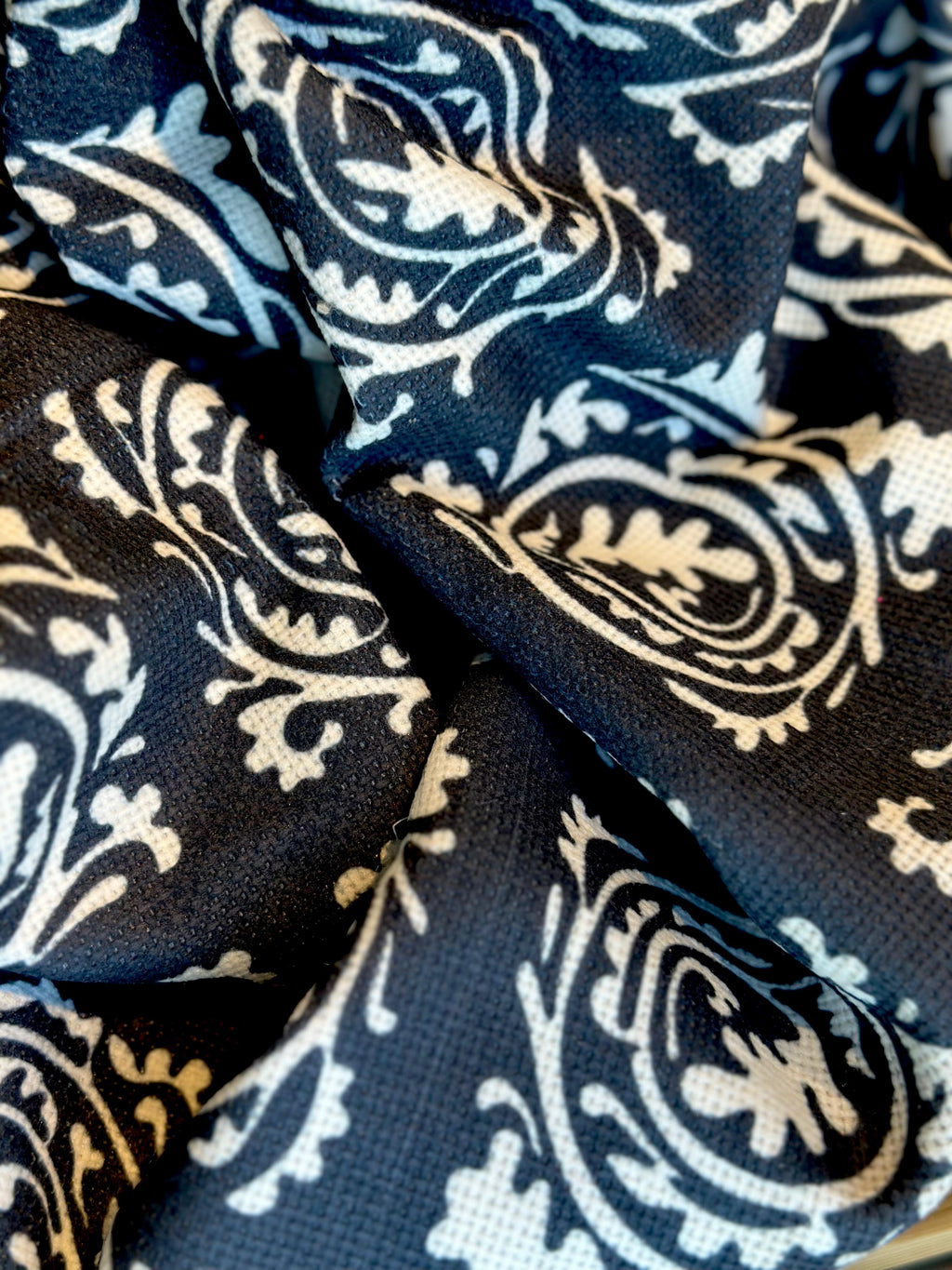 Petals Black and White