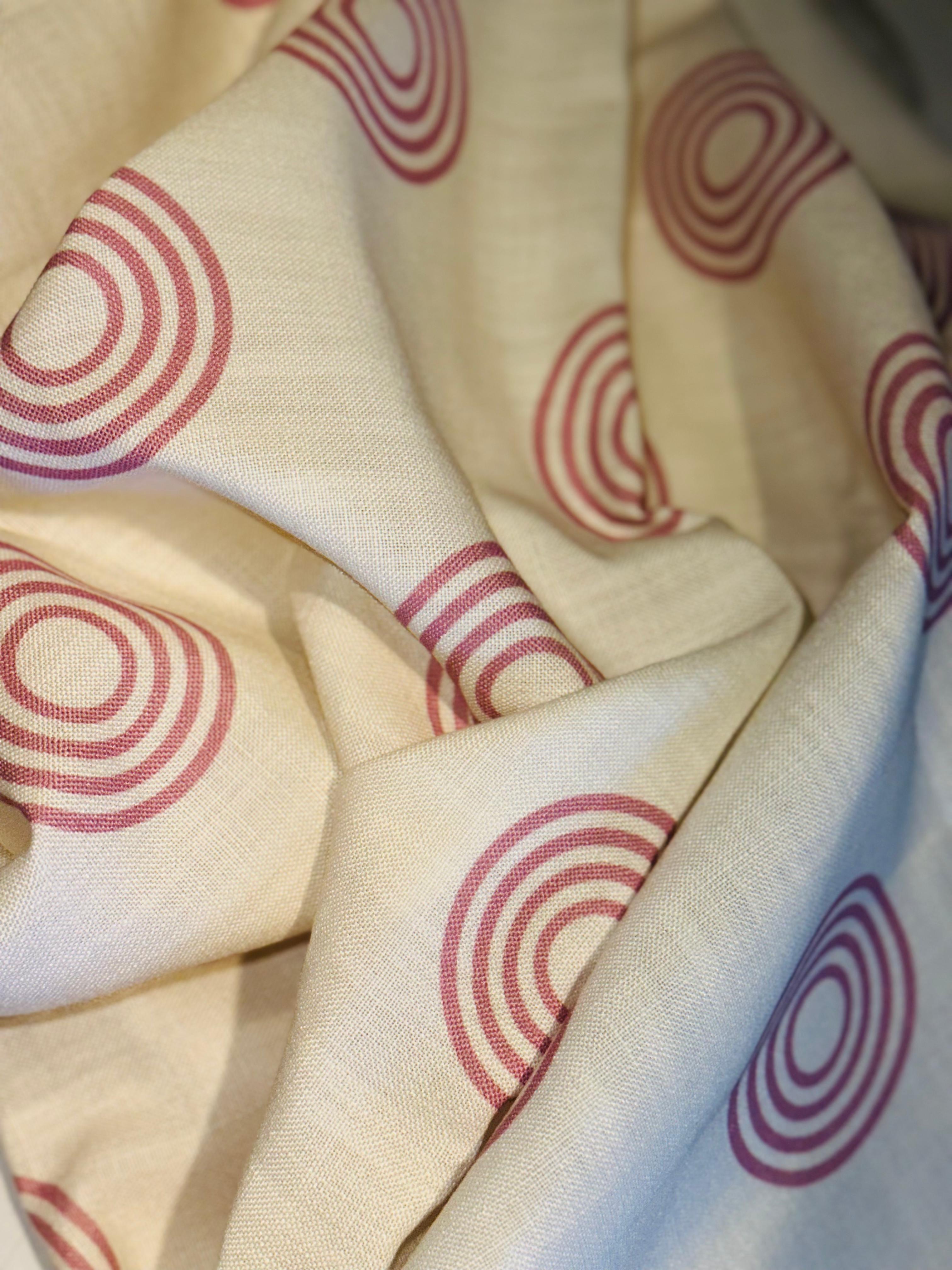 Circulos Monochrome Pink