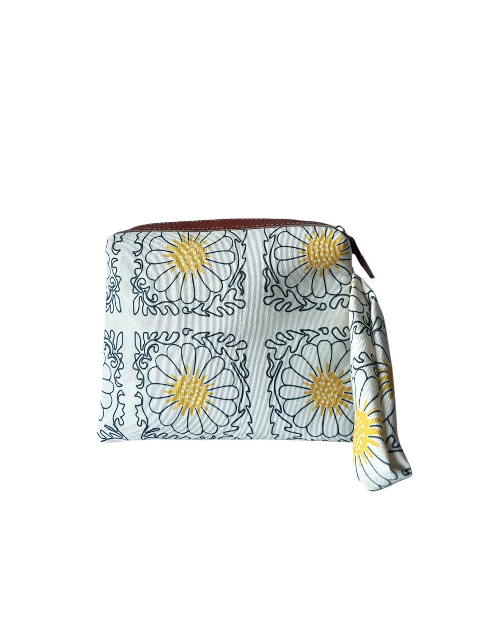 Clutch Pure Flower B&W