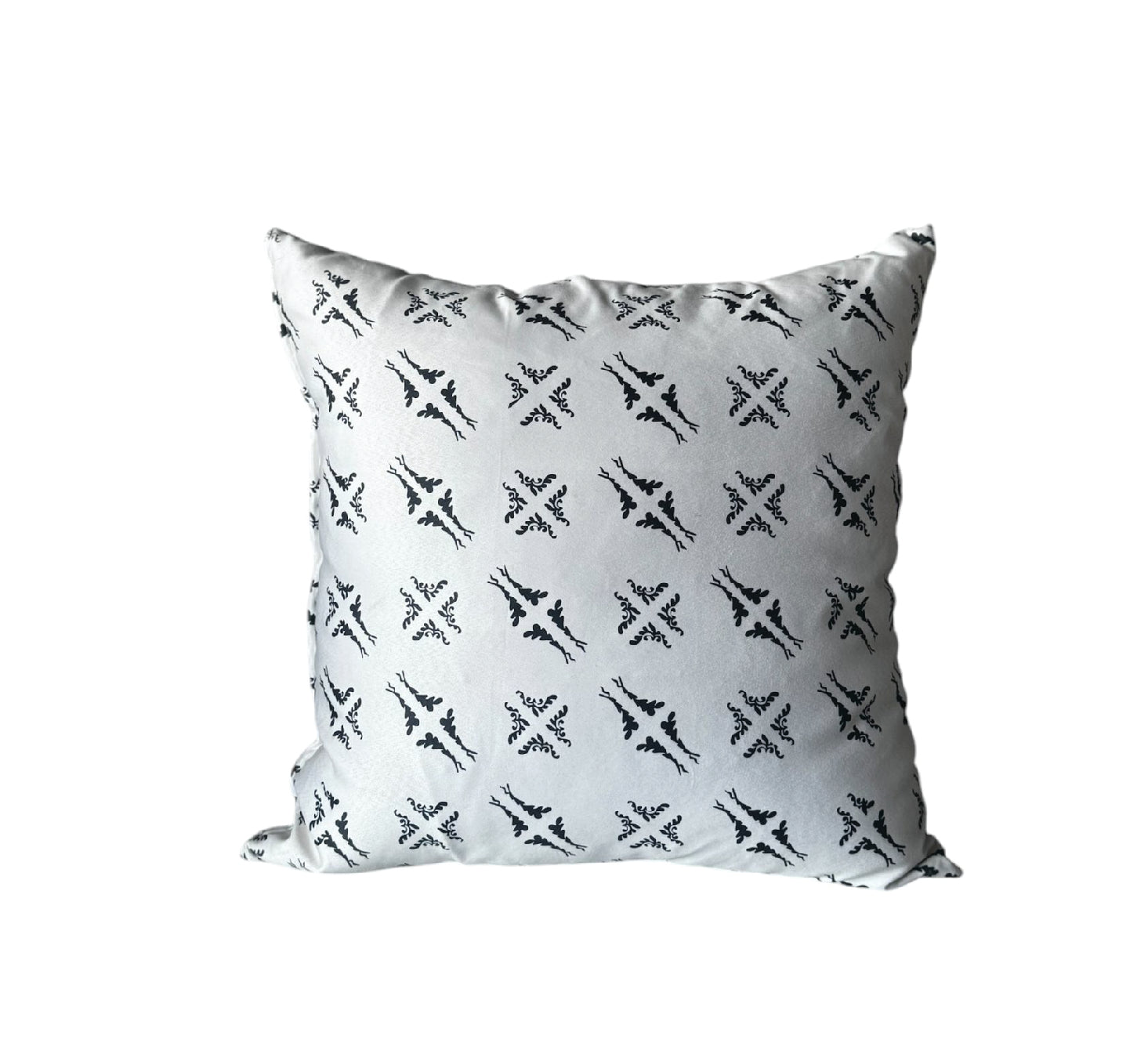 Cushion 45 Petals B&W