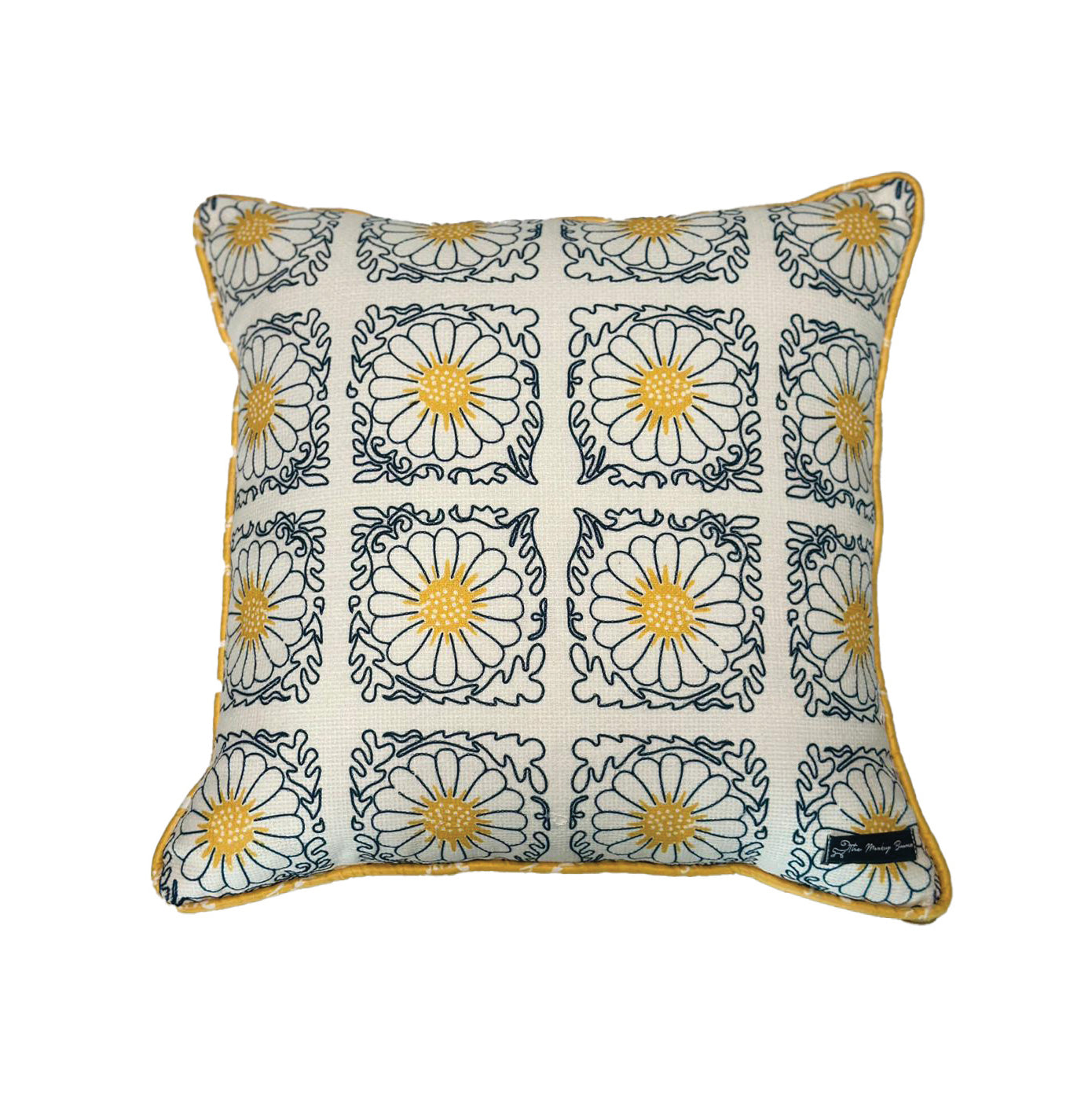 Cushion Pure flower B&W