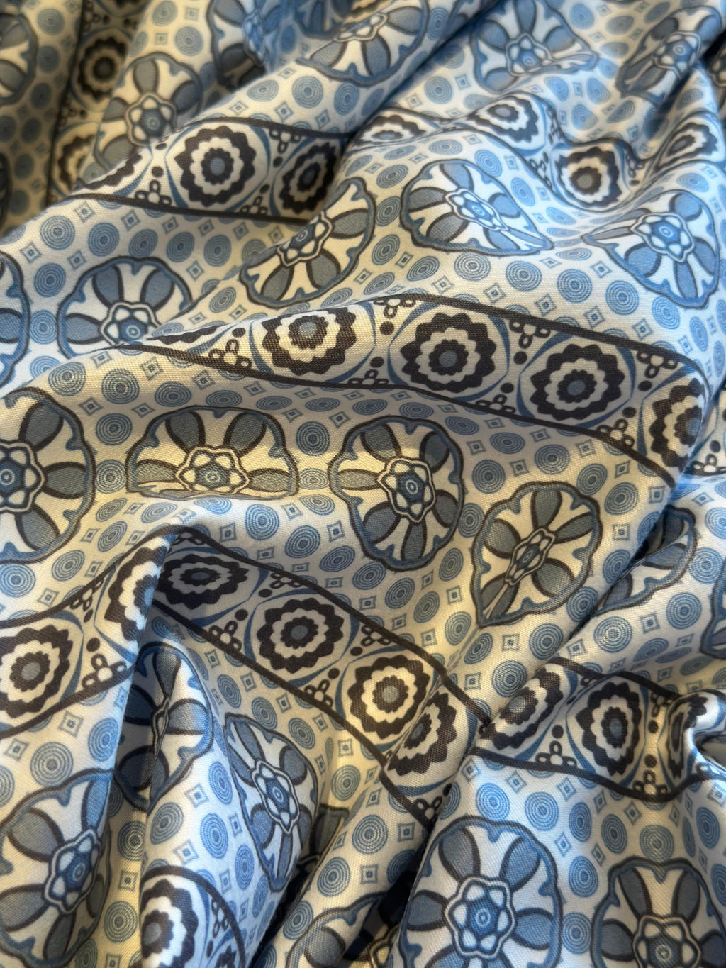 Flores Monochrome Blue